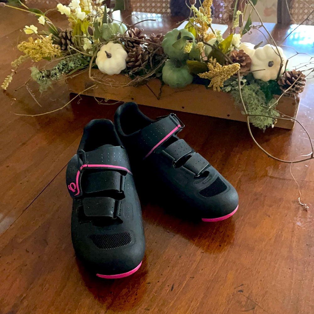 Cycling shoes